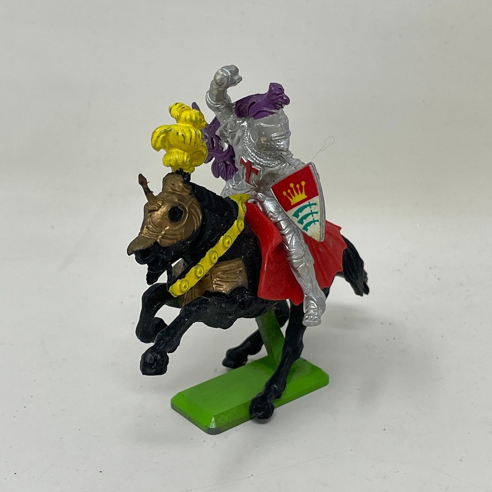 Vintage 1971 Britains Deetail Knight on Horseback Figure Made in England Toy